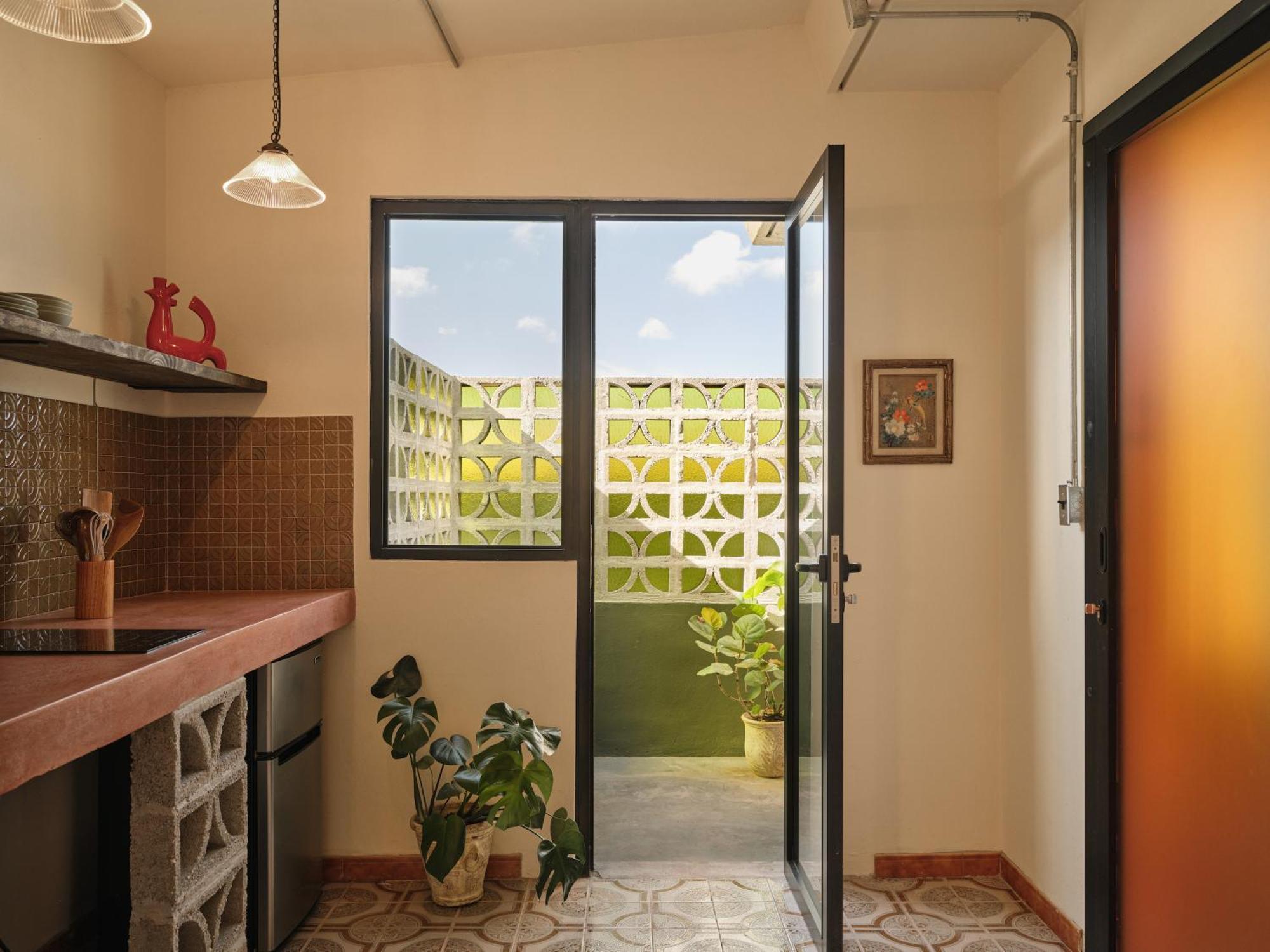 Studio Balcony