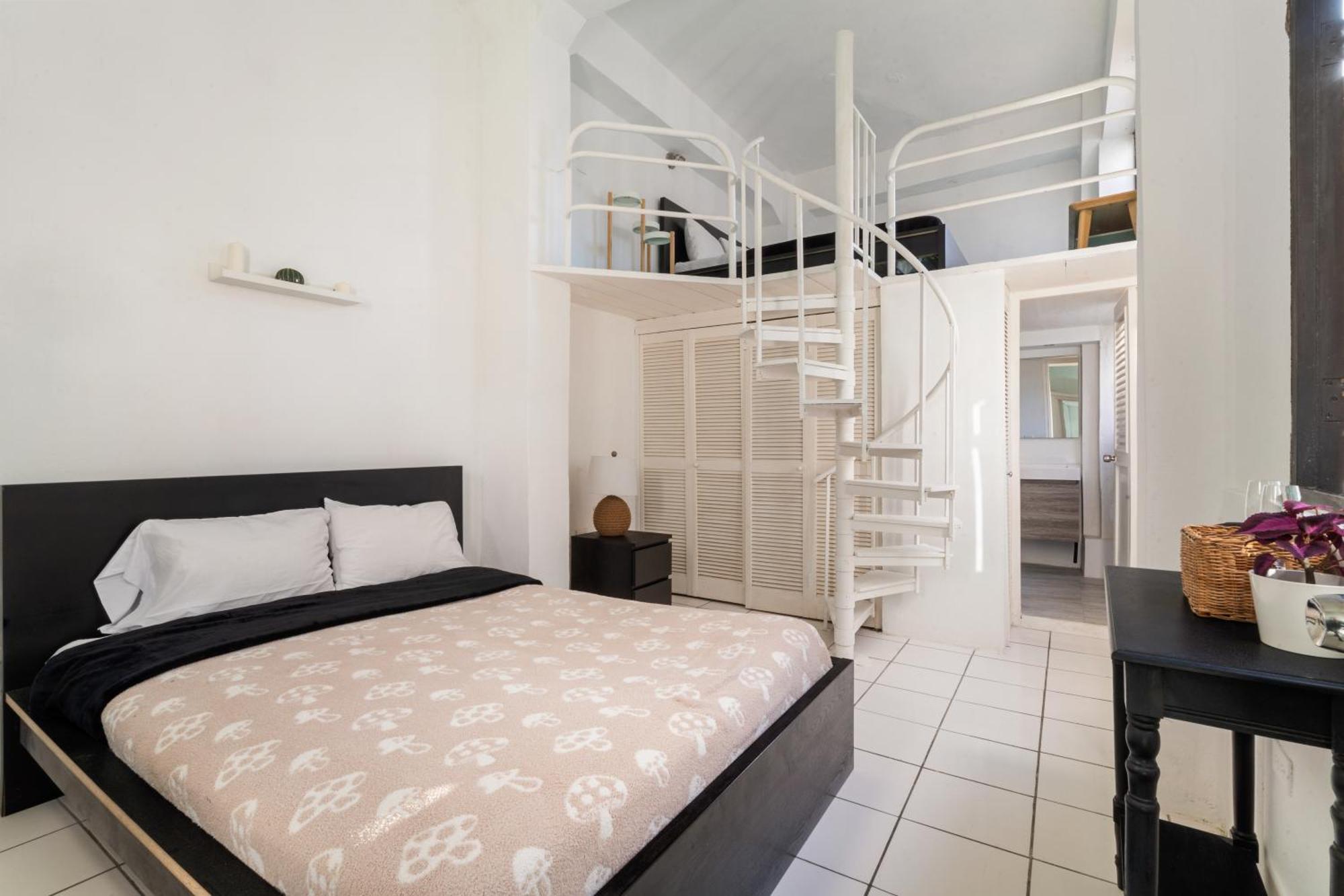 Three-Bedroom Apartment Water View
