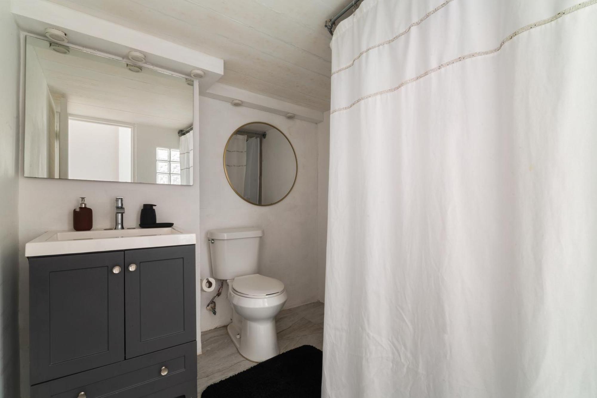 Three-Bedroom Apartment Water View