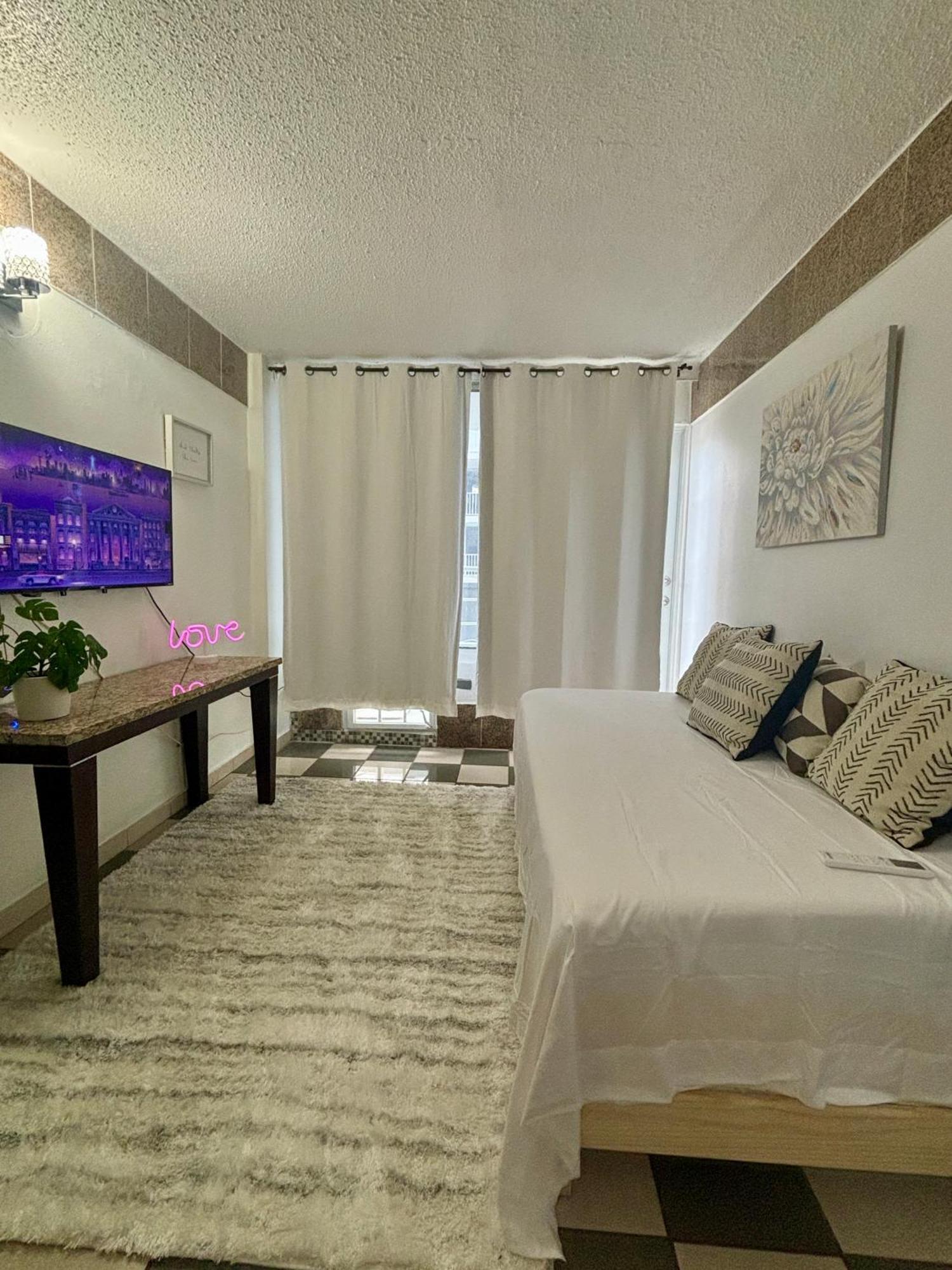 One-Bedroom Deluxe Apartment