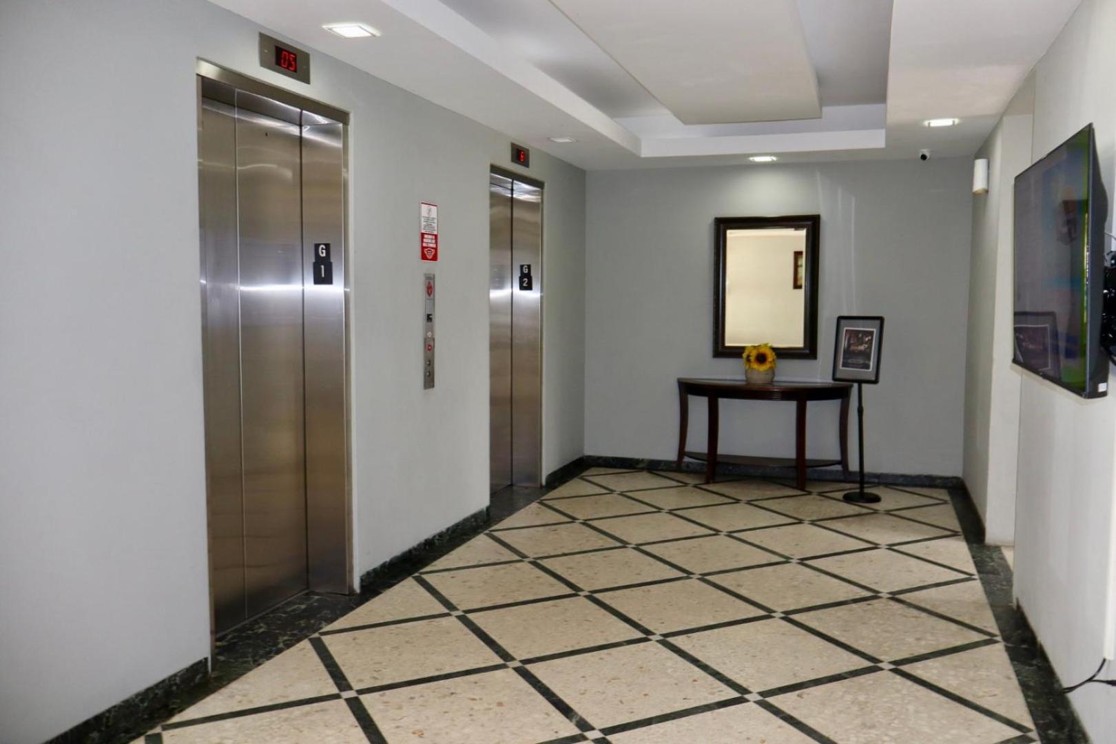 One-Bedroom Deluxe Apartment