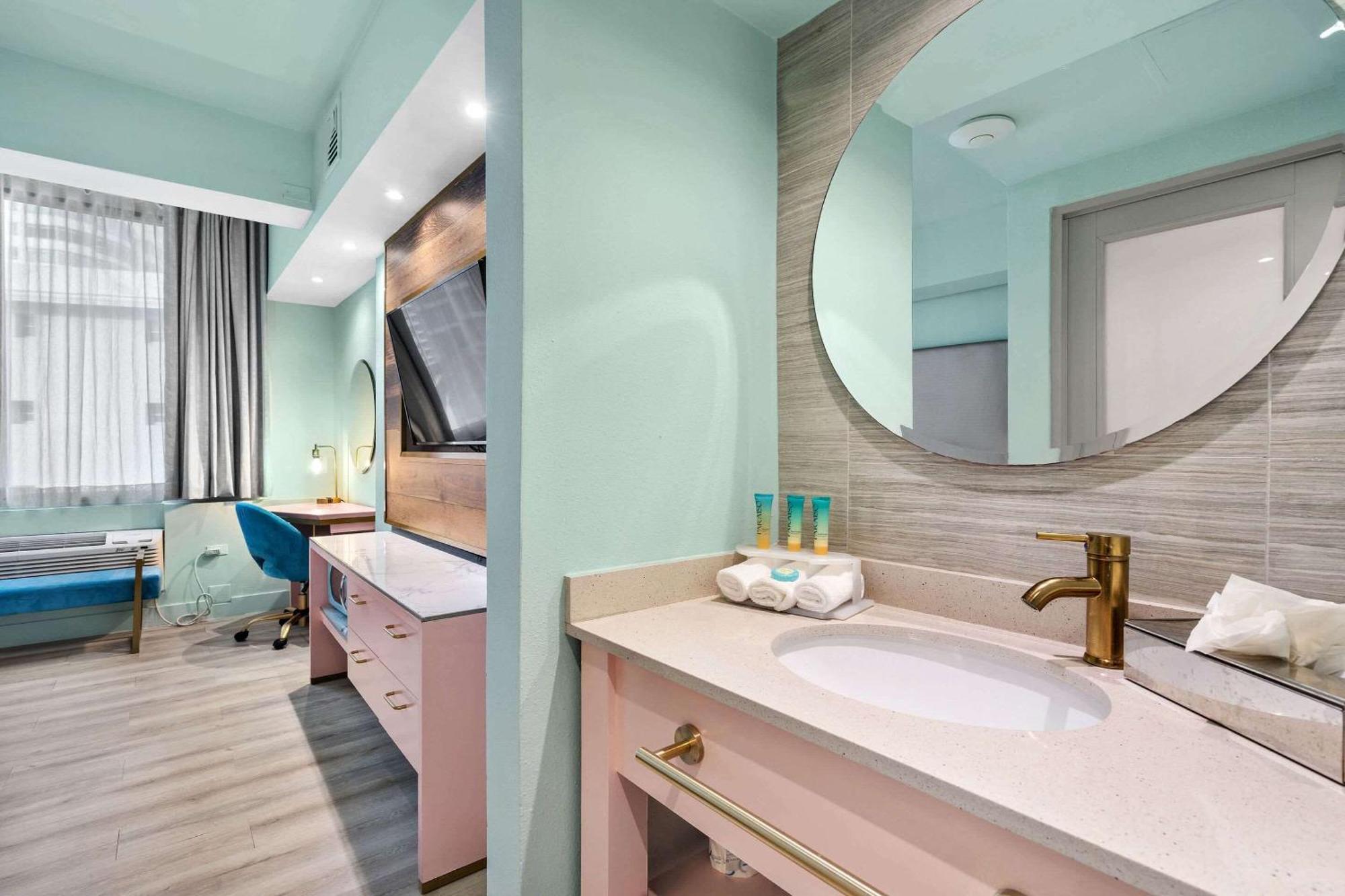 Standard Room,1651168889:JPEG