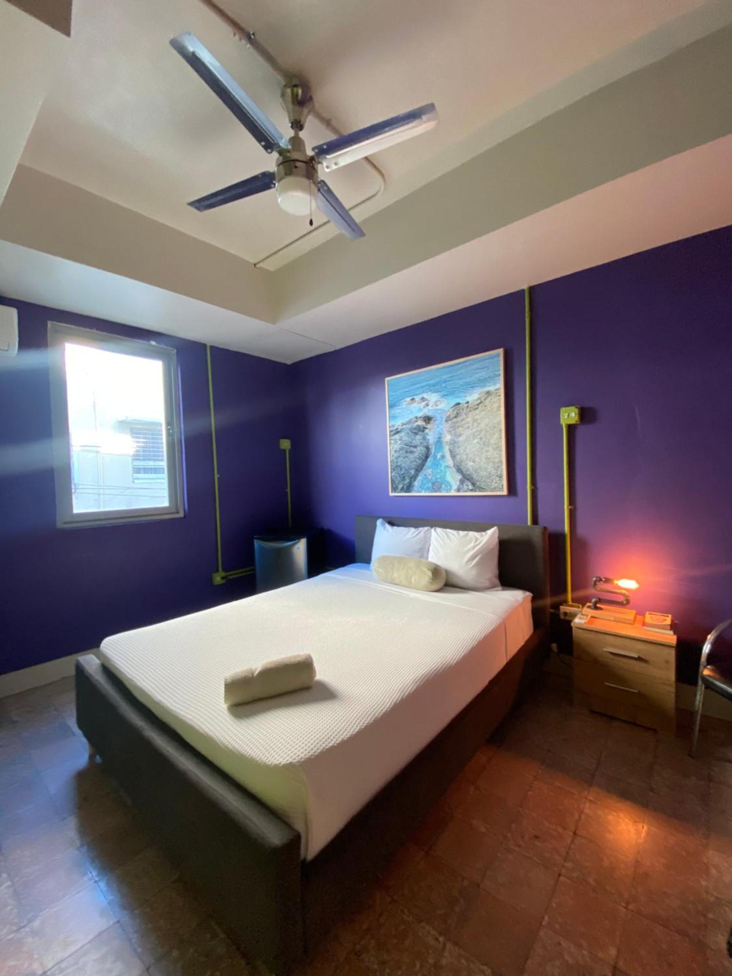 Deluxe Queen Room External Bathroom