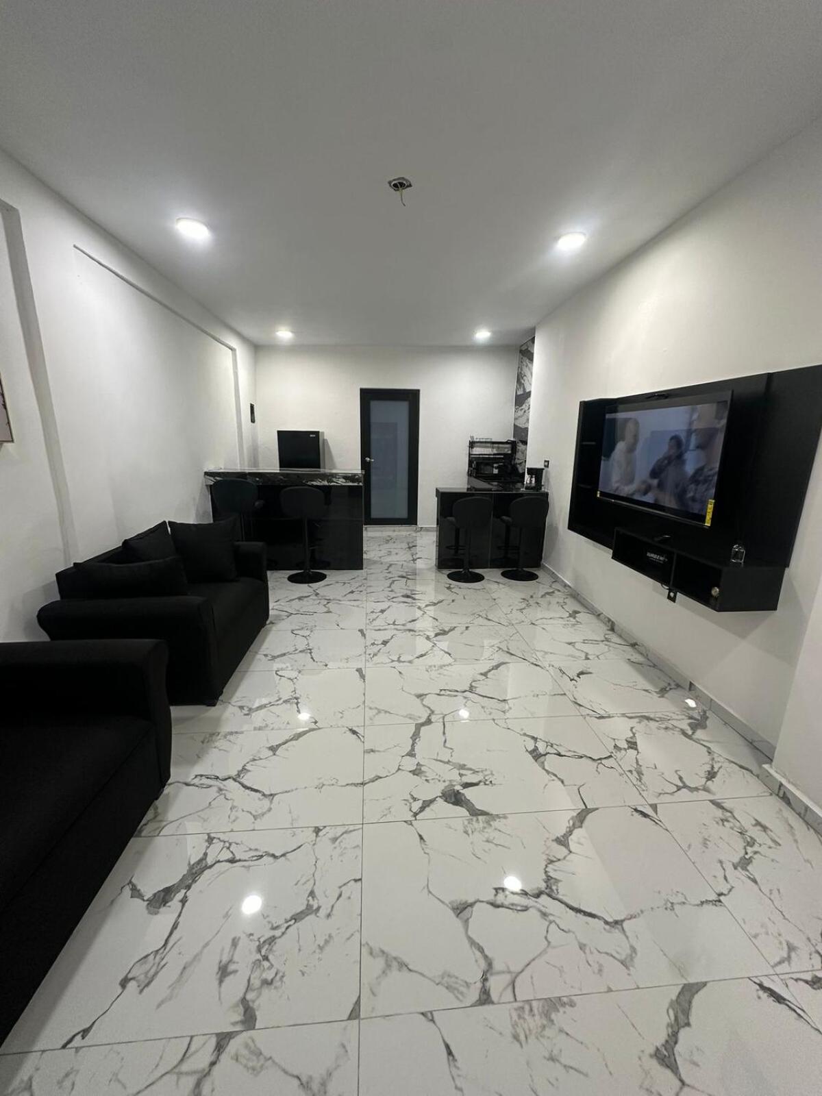 One-Bedroom Apartment Non-Smoking