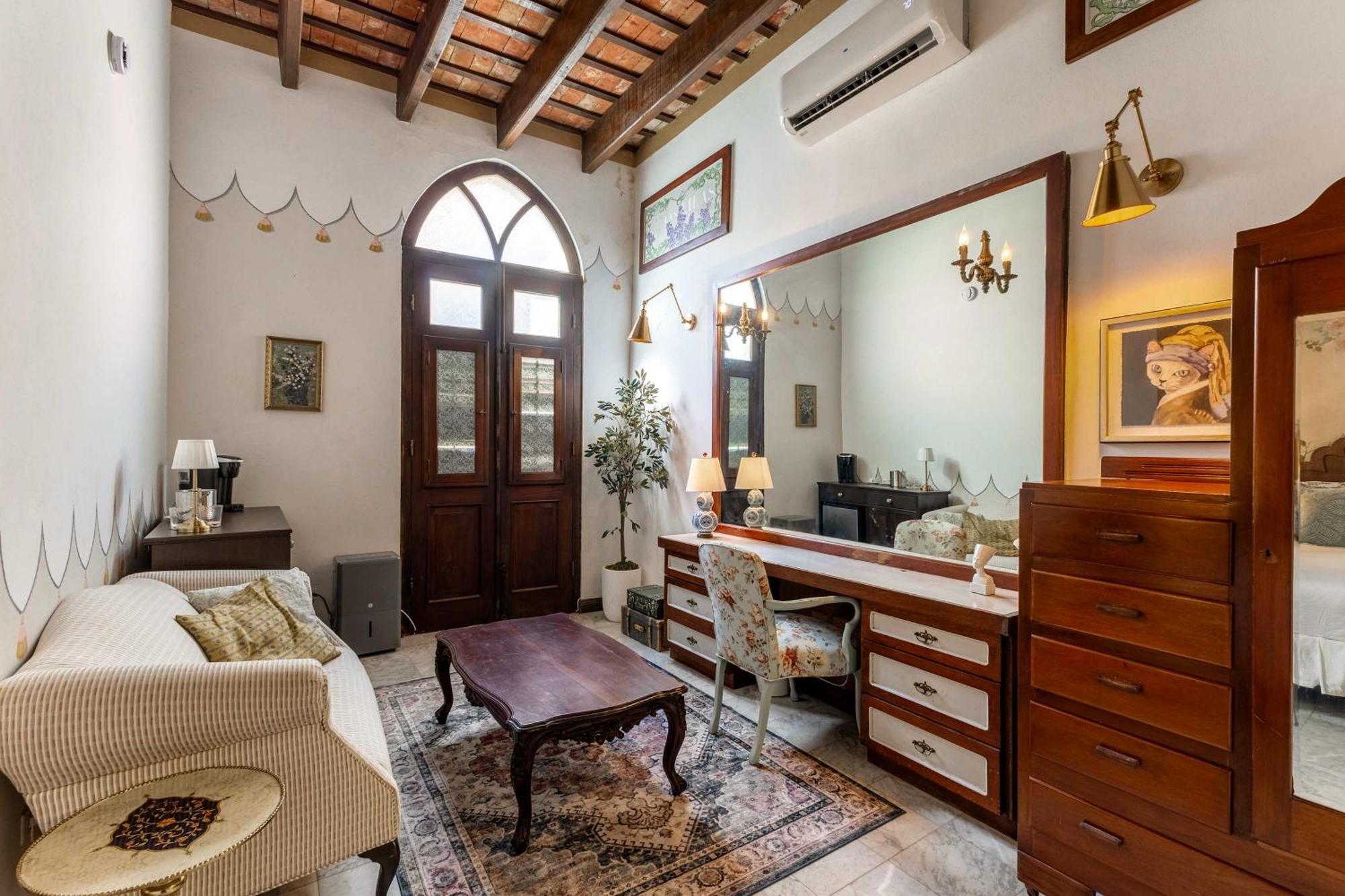 Queen Room