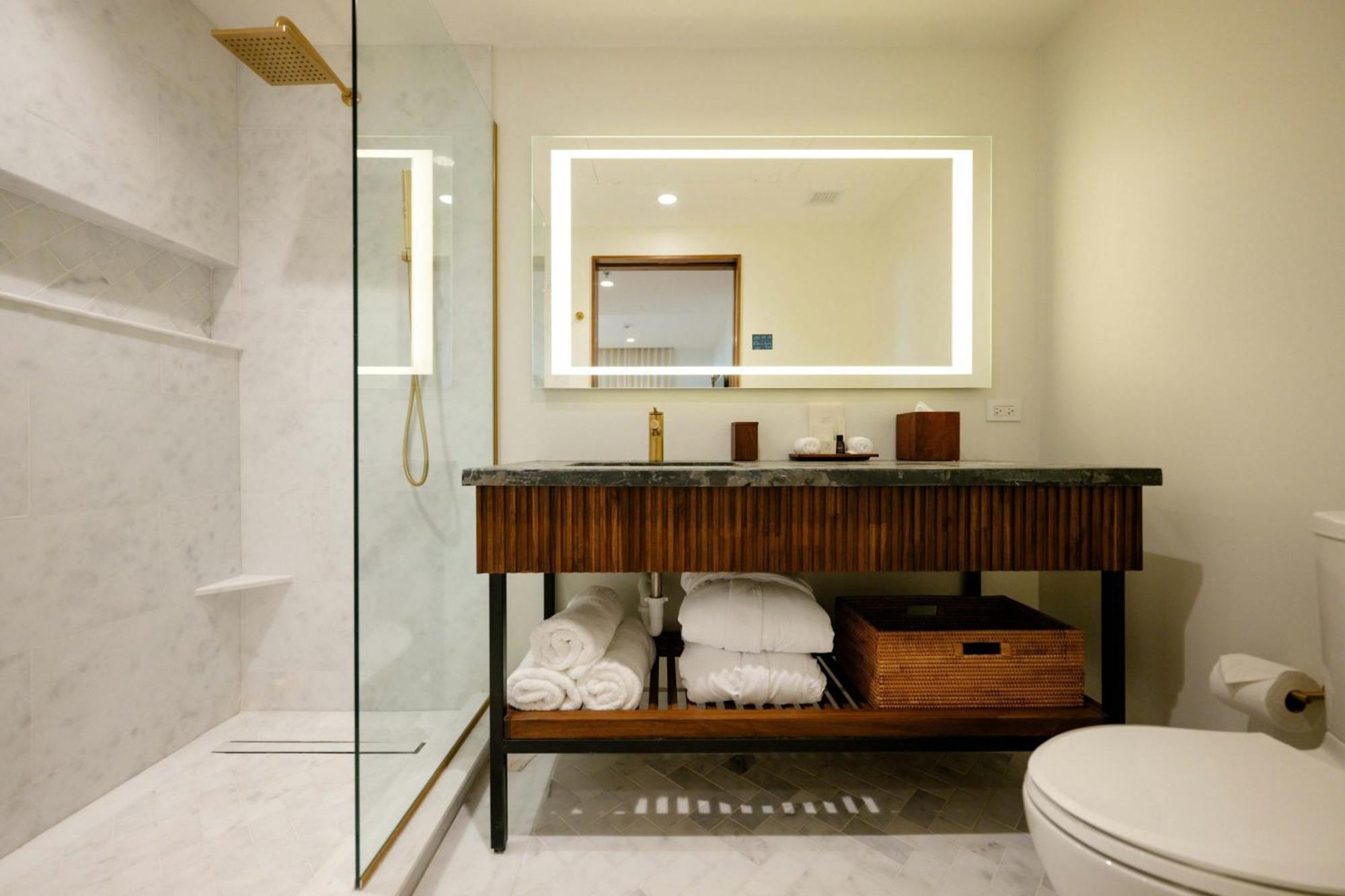 Deluxe King Room Interior