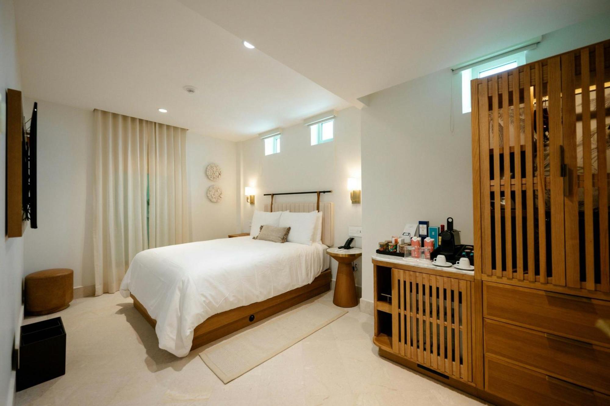 Deluxe King Room Interior