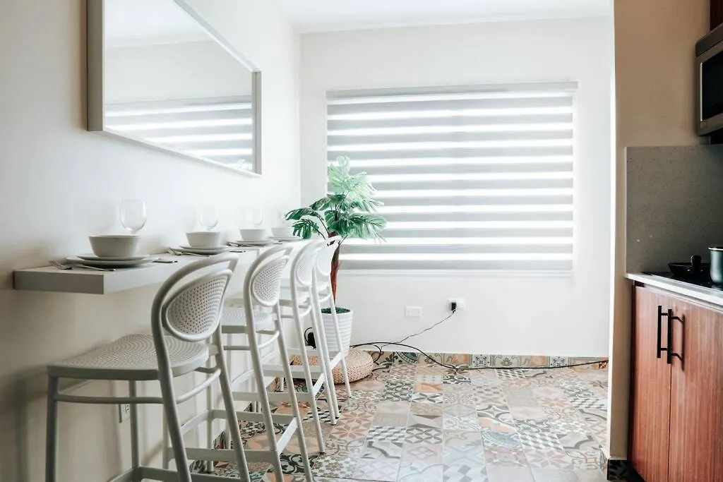 Comfy & Bright Apt @ Calle Loiza - Walk To Beach / Calle Loiza Abajo -N-1