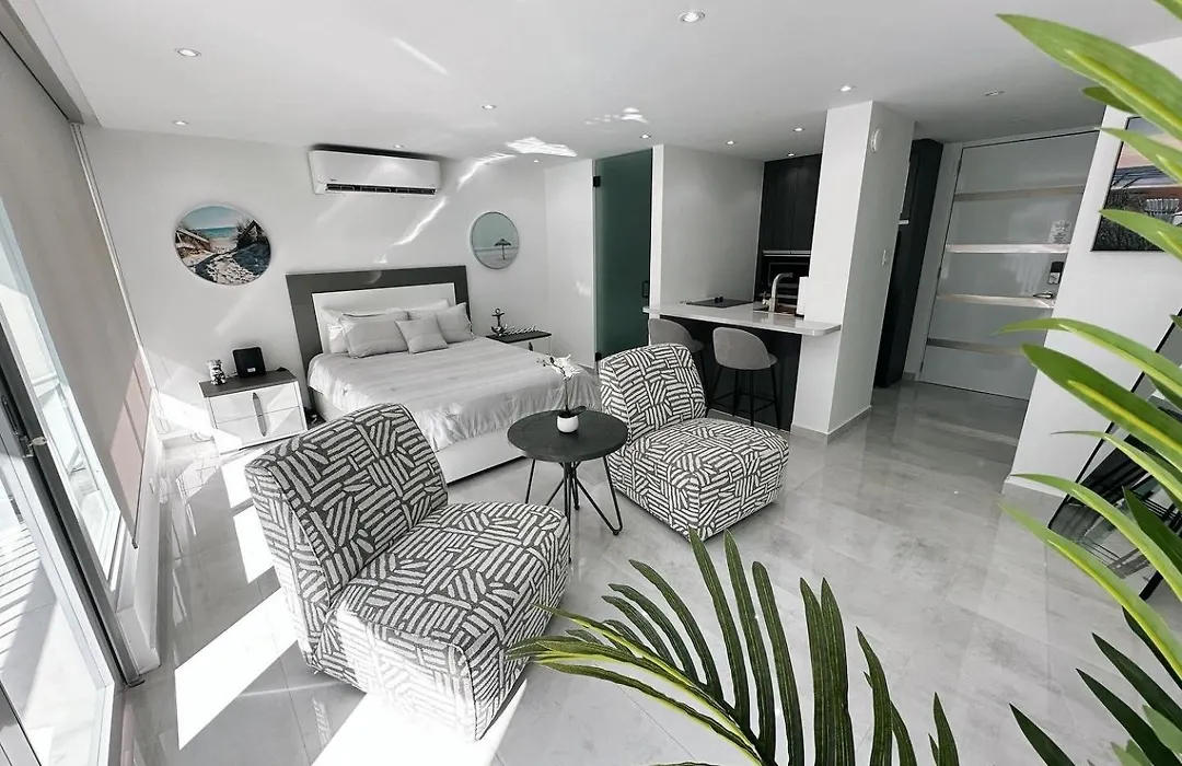 Ocean Front Coral Luxury Apartment-1