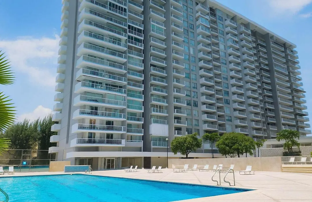 Isla Verde Apt- Beach, Pool & Family Getaway!-1