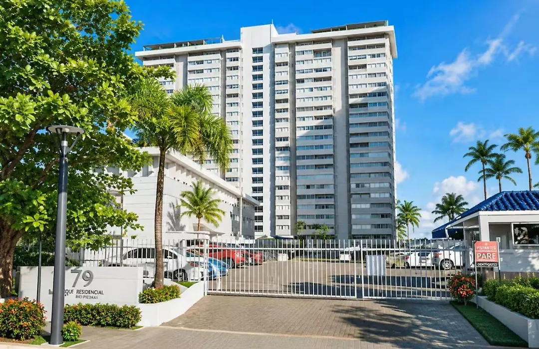 Beachfront Condo Pool Beach Access B15-1