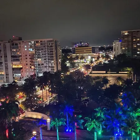 Beautiful Remodeled Condominiun With An Impecable View To The Beach And City Avenues Walk Distance To The Beach-3