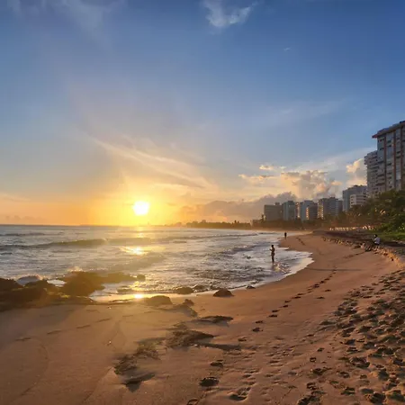 Breathtaking 2-Bedroom Beachside Apartment-2