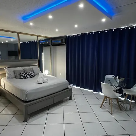 Isla Verde Puerto Rico, One Queen Bed-3