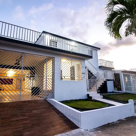 Entire Vacation Home In San Juan - Fits 10-3