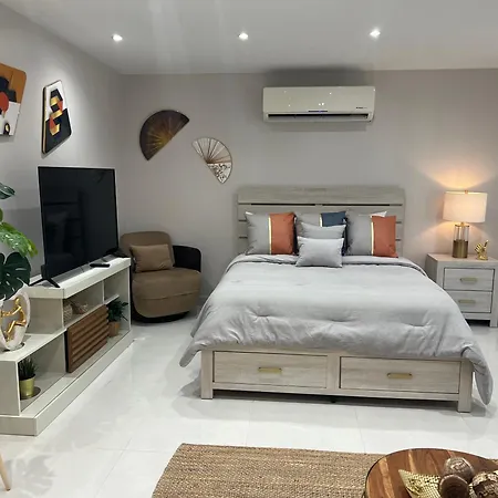 Coral Breeze Suite 317 Beach, Pool, Airport-3