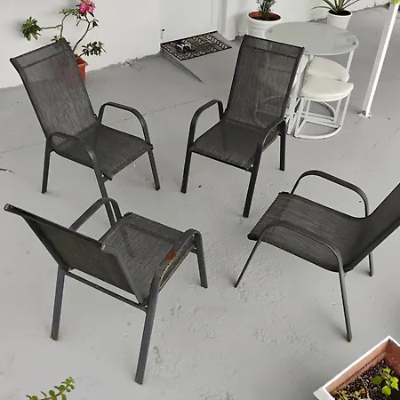 Black & White Comfort Studio-2