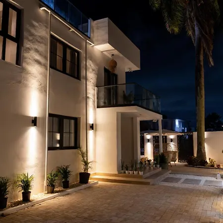Rooftop Couples Suites At Ocean Park Beach Club-3