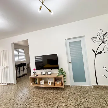 Centric San Juan Apartment With Water Back Up-3