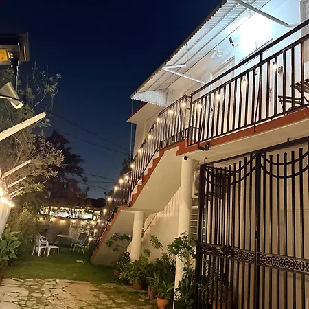 Breezy 1 Bed Apt, Short Ride From Airport And Beach-3
