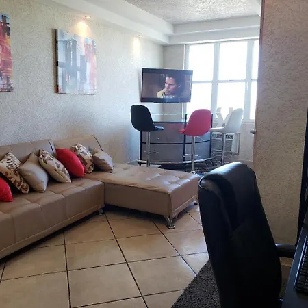 Apt In San Juan, 4 Guests Max, 1 Br-1 Bth, Full Kitchen, Free Internet-Parking-3