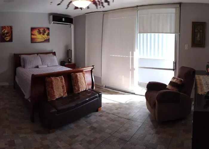Saint Tropez Apartment San Juan