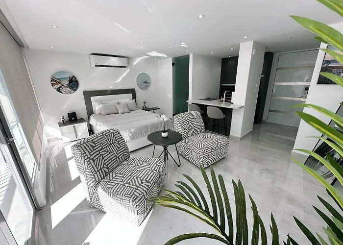 Ocean Front Coral Luxury Apartment San Juan