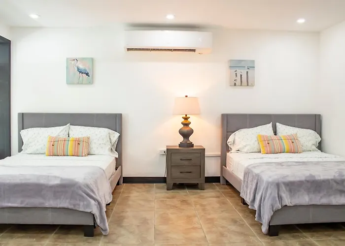 3050 Place San Juan