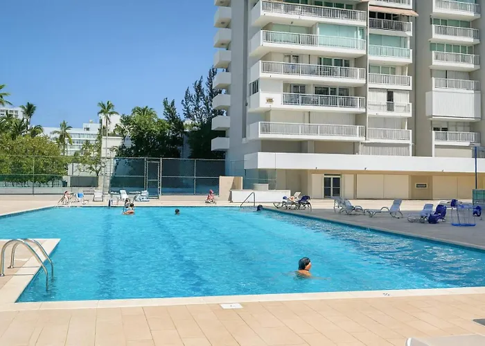 Modern Isla Verde Apt- Beach & Pool Near Foxwoods San Juan