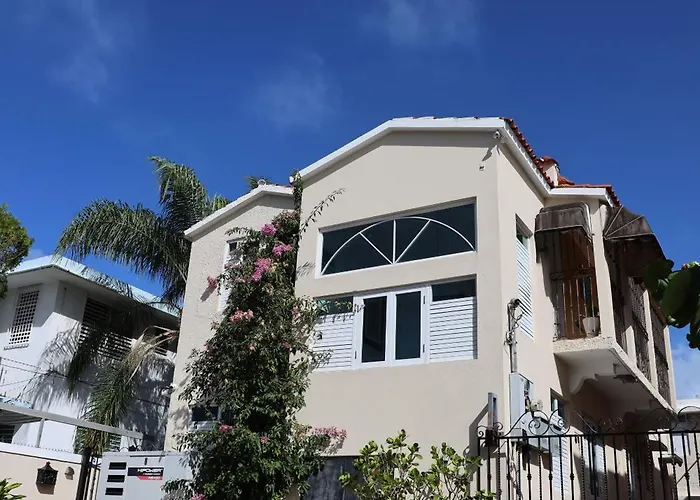 2 Bdr Beach Apartment, Generator Parking Included San Juan