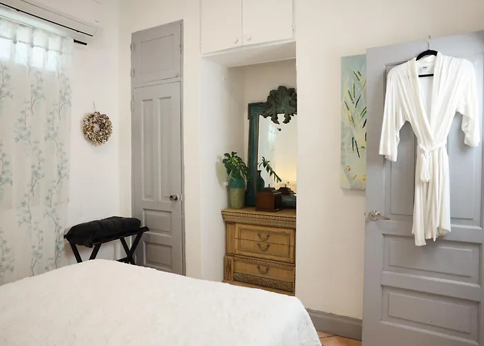 Beachside One Bedroom Apt Steps From Prime Beach Generator Parking Included San Juan