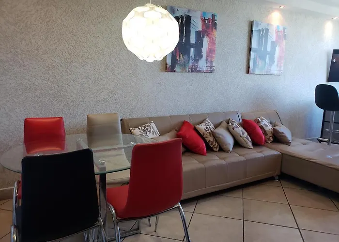 Apt In San Juan, 4 Guests Max, 1 Br-1 Bth, Full Kitchen, Free Internet-Parking